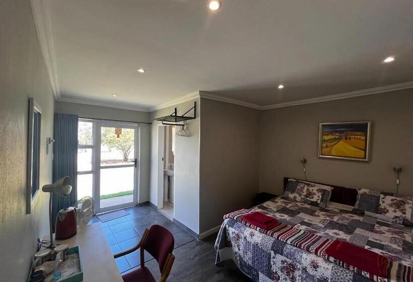 膳宿费 Manna House