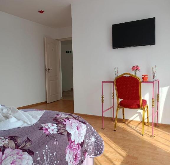 بنسيون Vila La Fortaleza