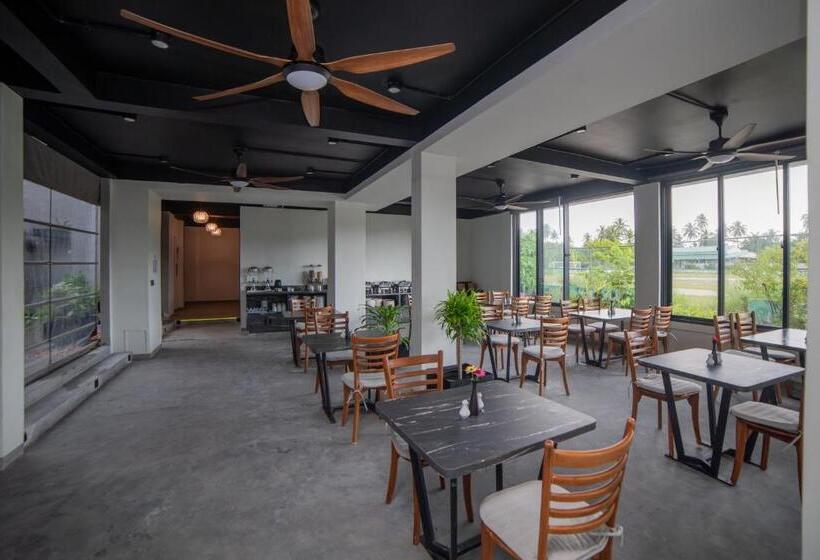 ペンション Whaleshark Beach