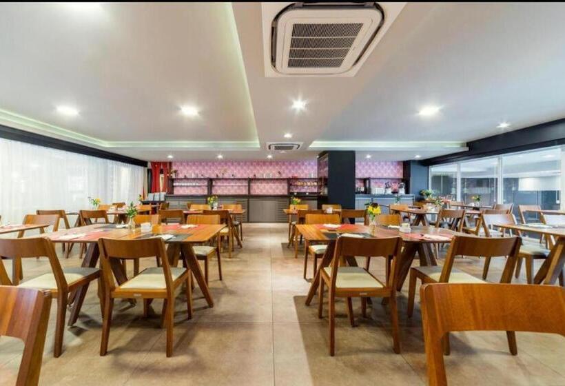 Quarto Hotel Laghetto Stilo Borges