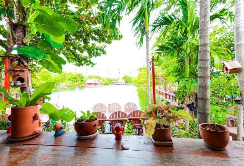 Lomakeskus ชานไม้ รีสอร์ท