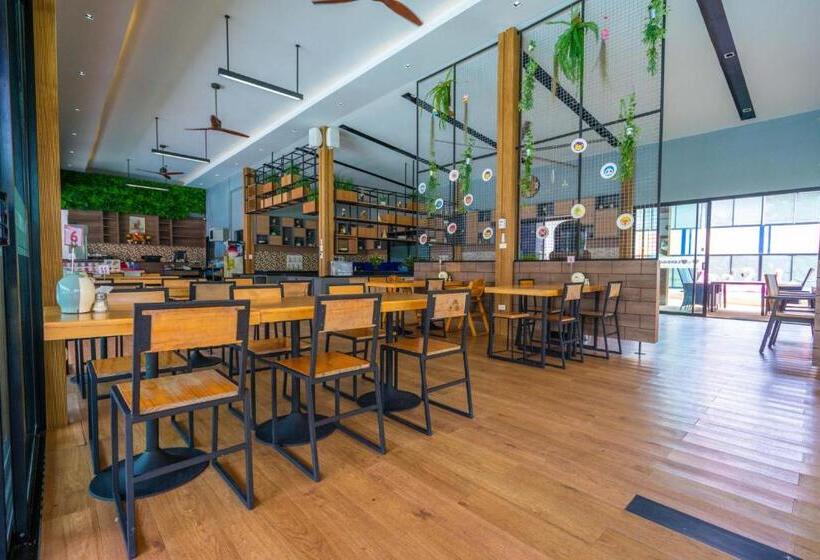 منتجع Rawayana Central Park Villas