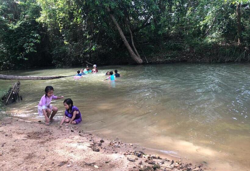 리조트 บ้านวารีชีวา Wareecheewa