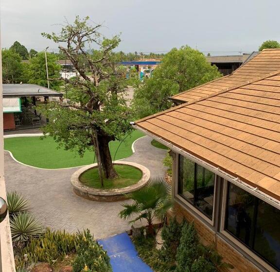 โรงแรม ดิ โอวาเล่ย์ [the O Valley Boutique Hotel]