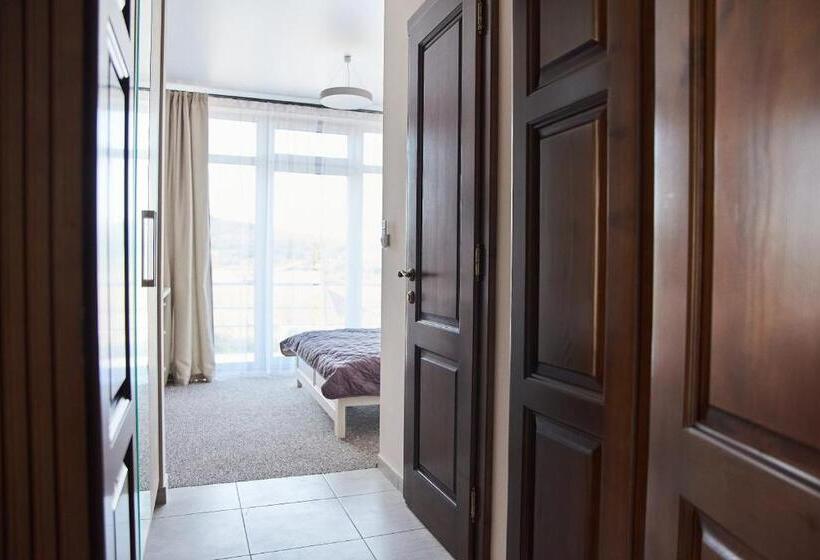 Retkeilymaja вілла край неба