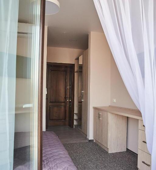 Retkeilymaja вілла край неба