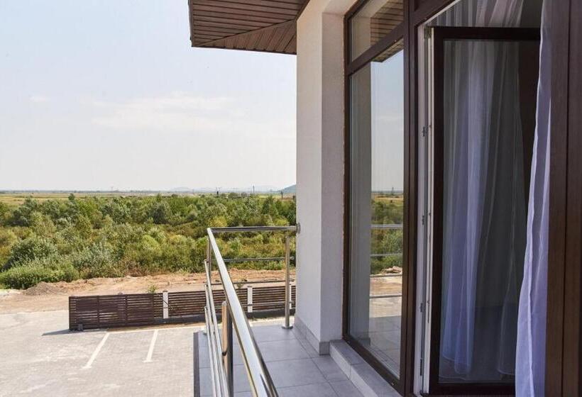 Retkeilymaja вілла край неба