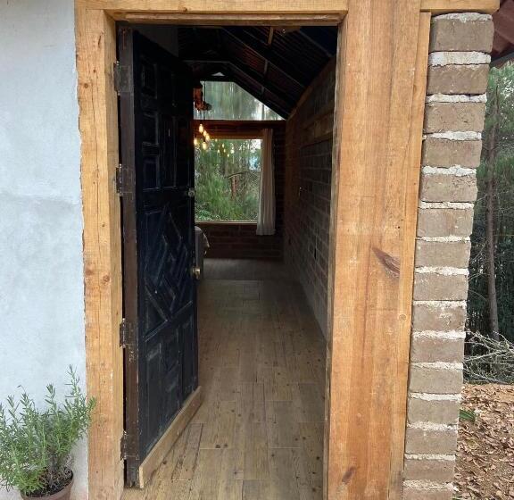 فندق صغير Cabaña En El Bosque