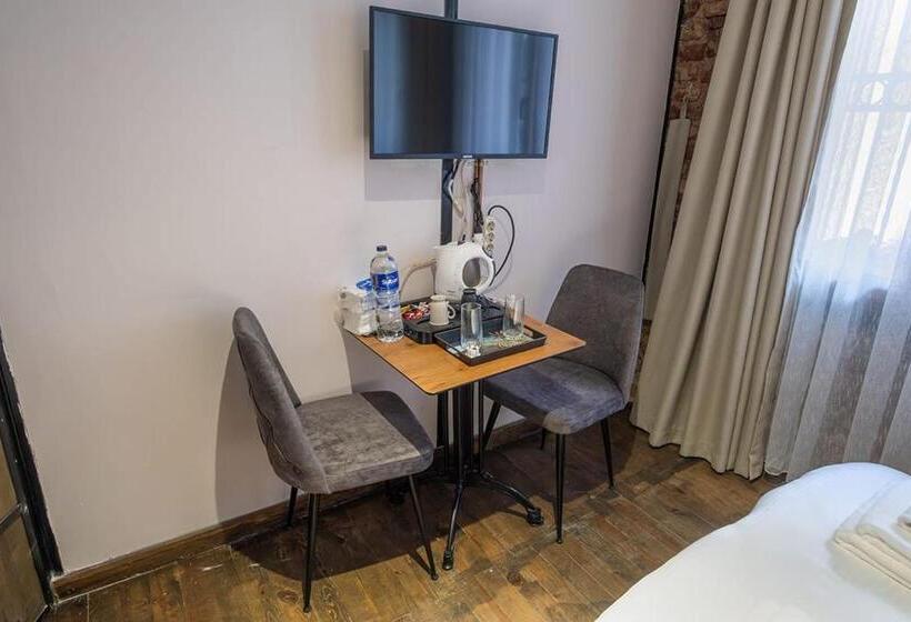 فندق صغير Cozy Studio 2 Minutes From Galataport