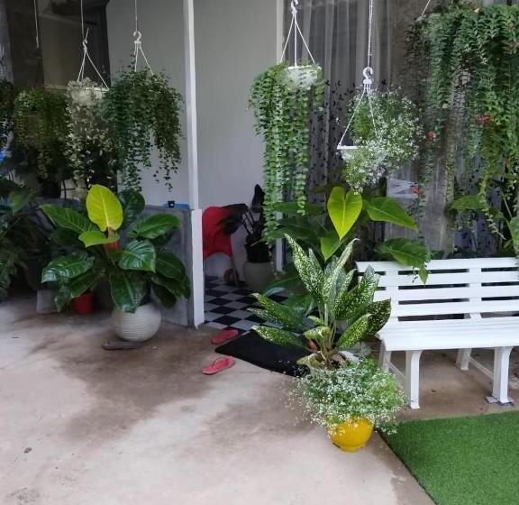 Общежитие Ella Way Resort