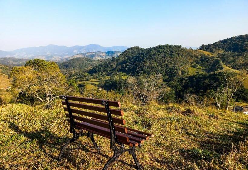ユースホステル Embahu Suítes   Vista Para Pedra Do Baú E Banheira De Imersão