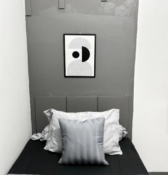 호스텔 Ngekost Harian