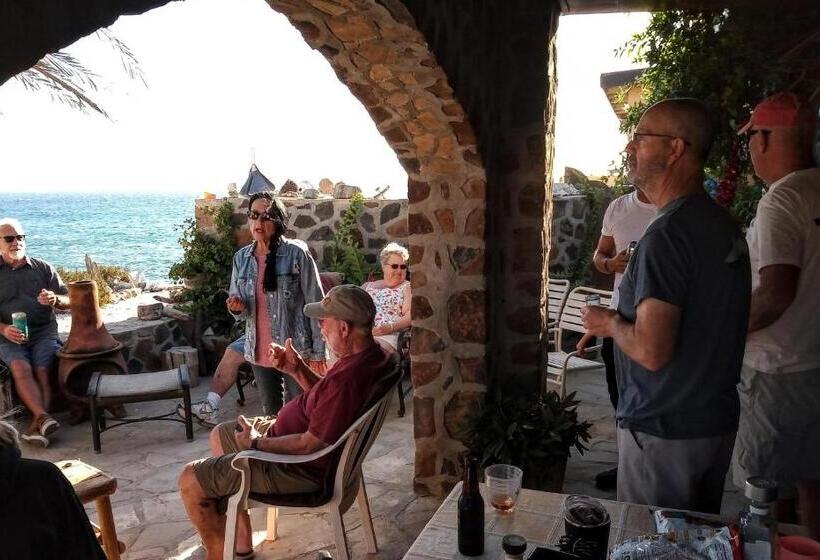 فندق صغير La Bufadora Inn