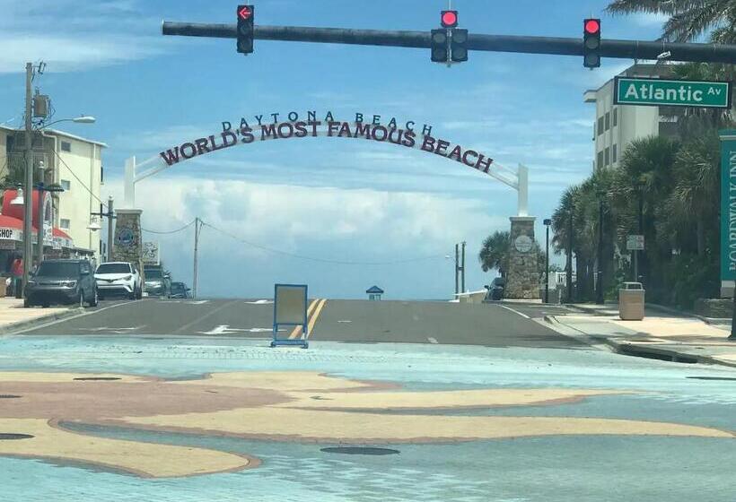 Amazing Studio On Daytona Beach