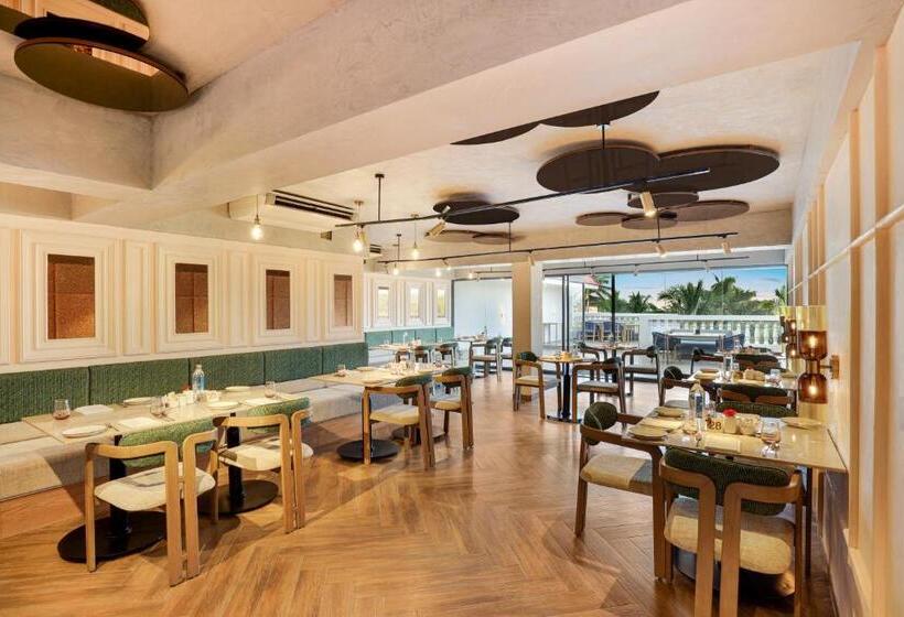 리조트 Grand Mercure Goa Candolim