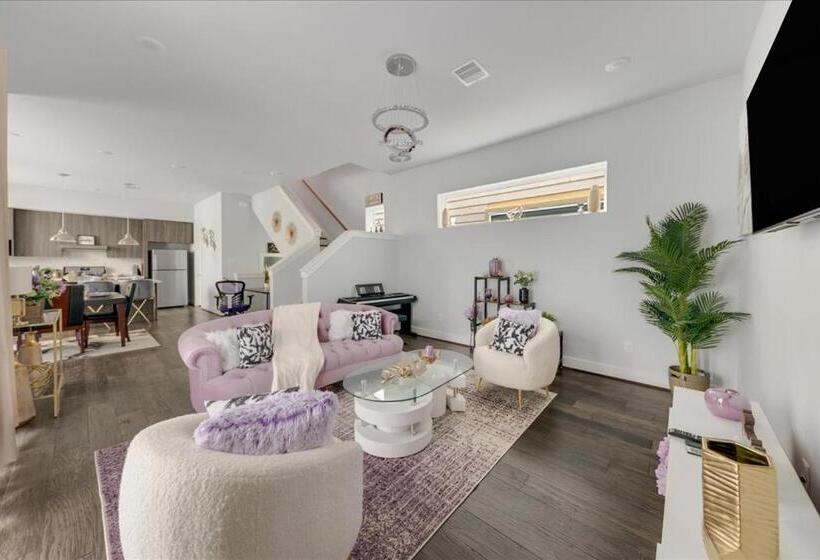 Azaliah Luxe Connection