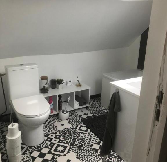 住宿加早餐  Chambre Avec Tv Au Calme