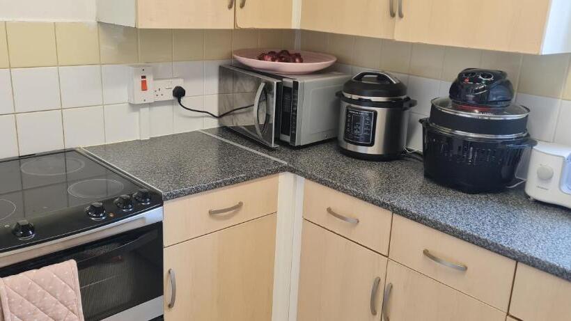 ベッドアンドブレックファースト Elgon Room