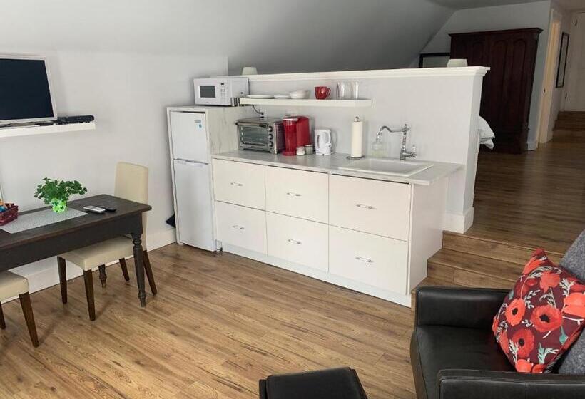 مبيت وإفطار The Red House Fredericton