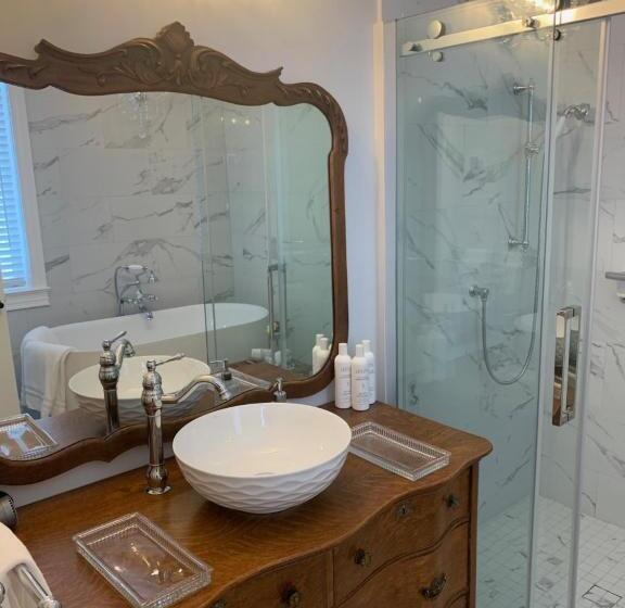 مبيت وإفطار The Red House Fredericton