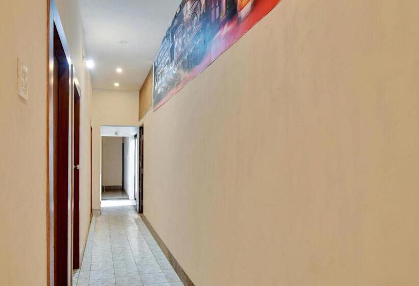 Collection O 81174 Hotel Hindustan International