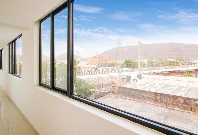 Collection O 81219 Hotel River View