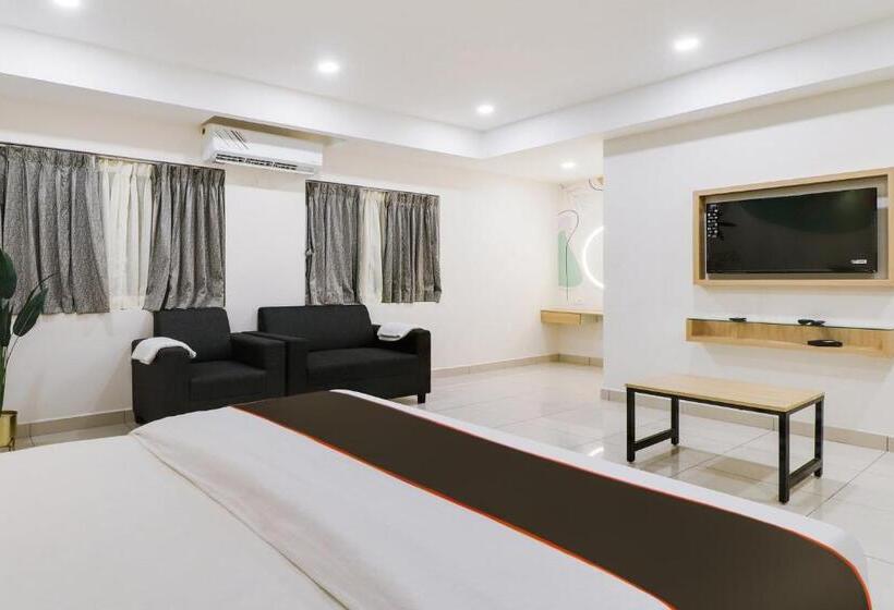 Collection O 81219 Hotel River View