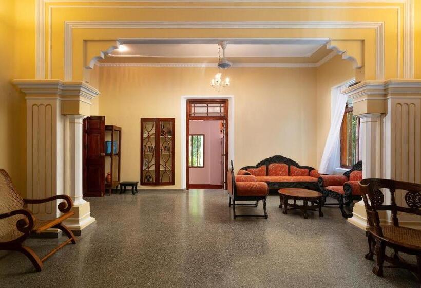 Отель Blue Whales