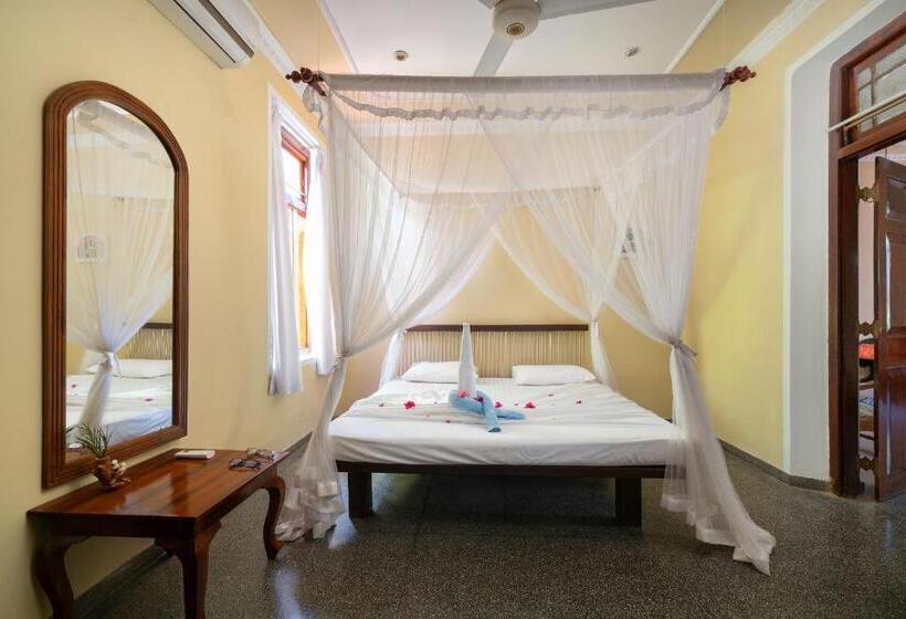 Отель Blue Whales