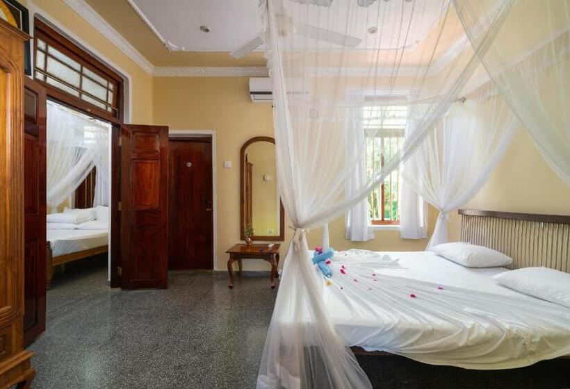 Отель Blue Whales