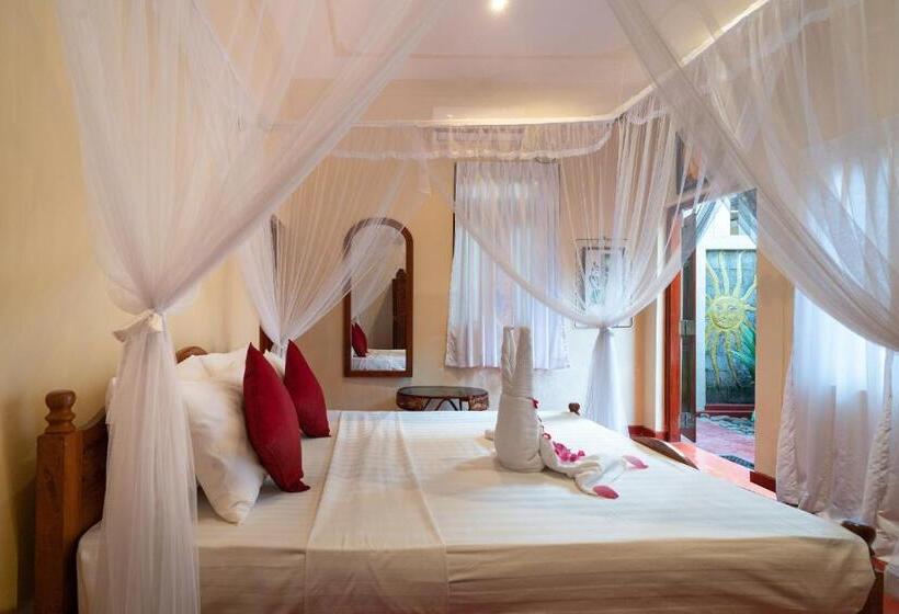 Отель Blue Whales