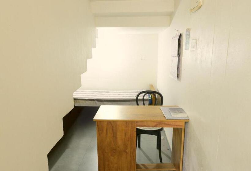 ホテル Collection O 81284 Deluxe Residency