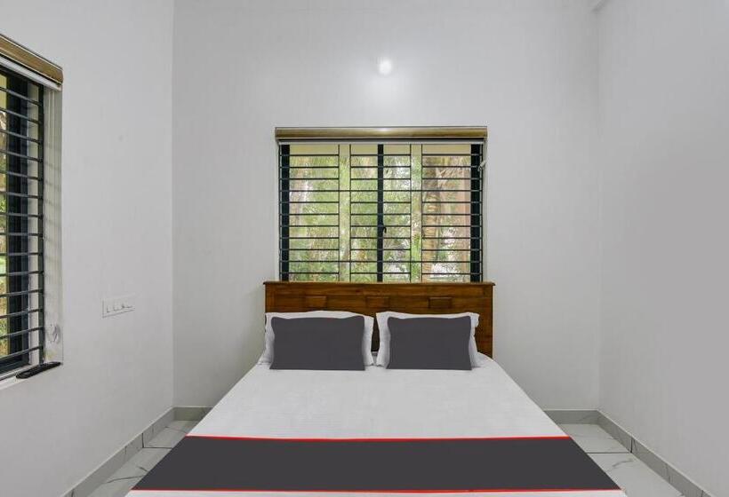 ホテル Collection O 81284 Deluxe Residency