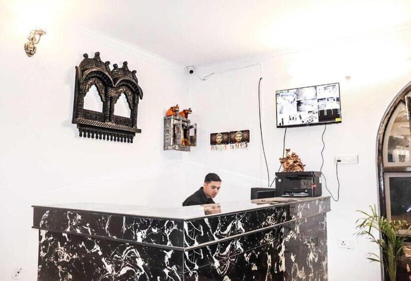 בית מלון כפרי Collection O 81374 Priyanka Resort