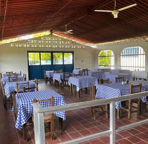 فندق Finca La Pola