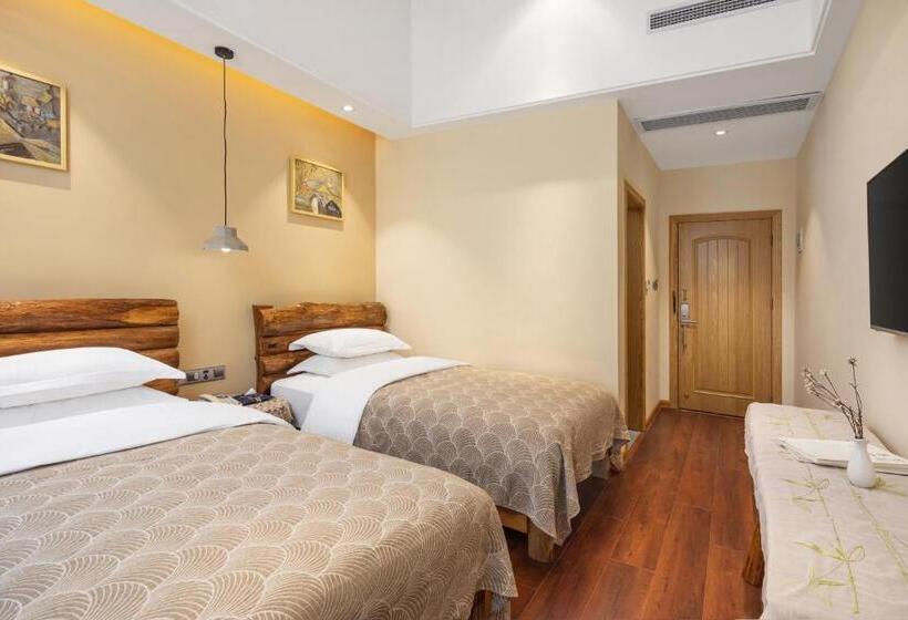 ホテル Guilin Village Creek Inn  Free Shuttle Bus To Train Railway Station Over 3 Nights One Way