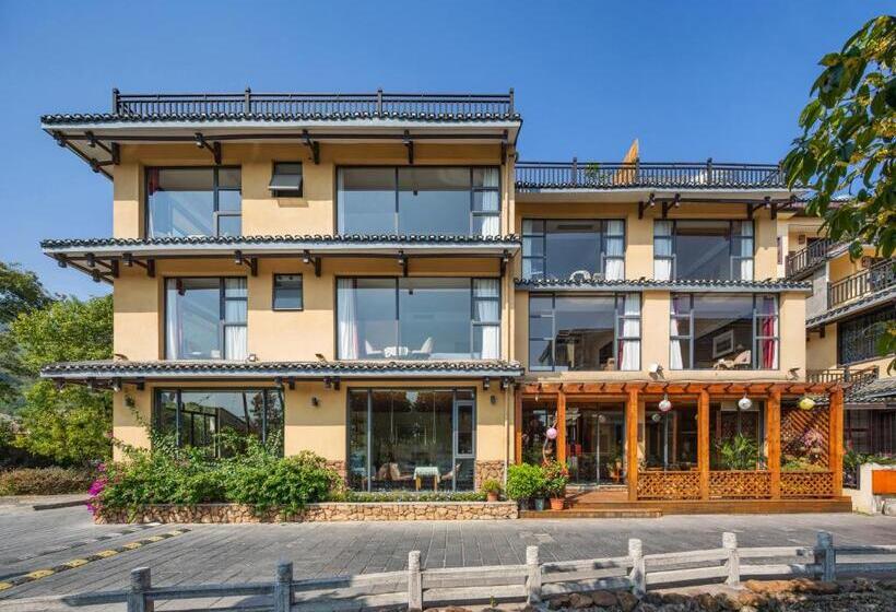 ホテル Guilin Village Creek Inn  Free Shuttle Bus To Train Railway Station Over 3 Nights One Way