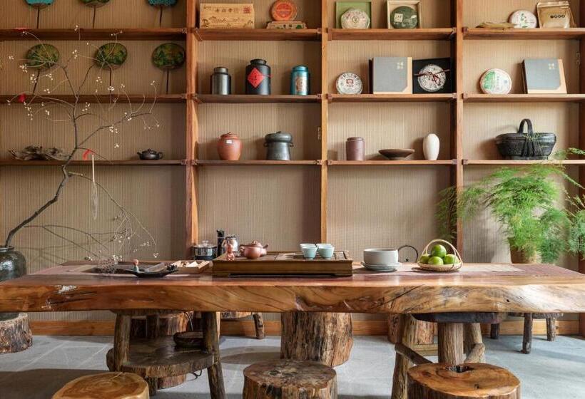 ホテル Guilin Village Creek Inn  Free Shuttle Bus To Train Railway Station Over 3 Nights One Way