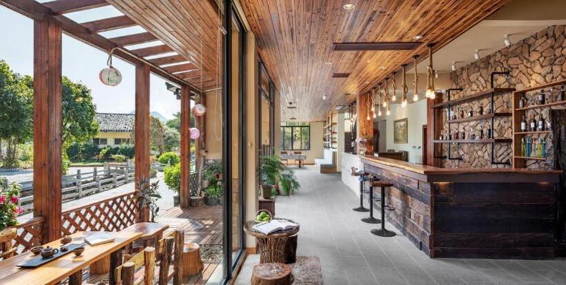 ホテル Guilin Village Creek Inn  Free Shuttle Bus To Train Railway Station Over 3 Nights One Way