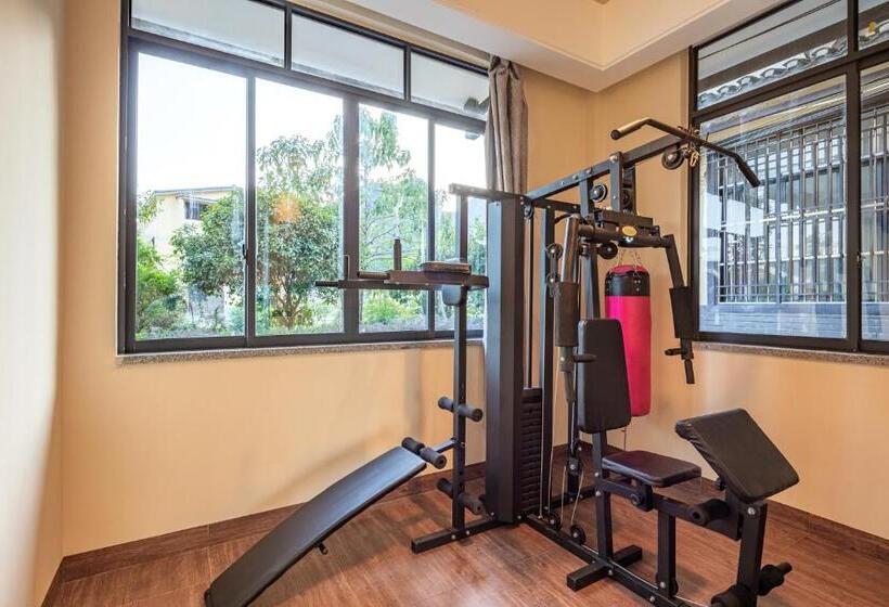 ホテル Guilin Village Creek Inn  Free Shuttle Bus To Train Railway Station Over 3 Nights One Way