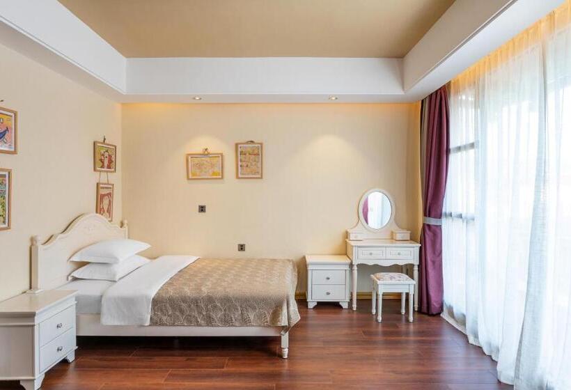 ホテル Guilin Village Creek Inn  Free Shuttle Bus To Train Railway Station Over 3 Nights One Way