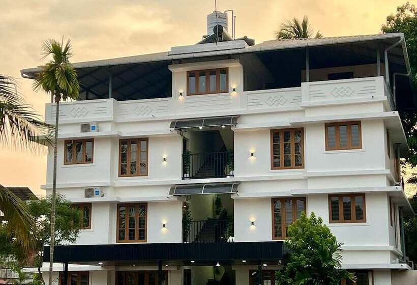 Отель Halo Residency