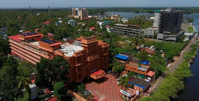 酒店 Haveli Backwater Resort