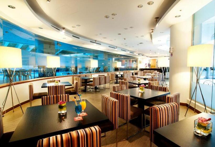 هتل Howard Civil Service International House