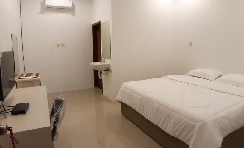 ホテル Kirai House Pantai Madasari Beach Front View