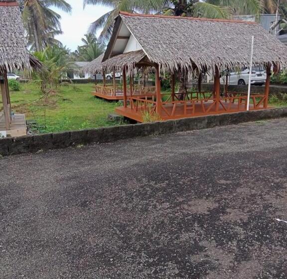 ホテル Kirai House Pantai Madasari Beach Front View