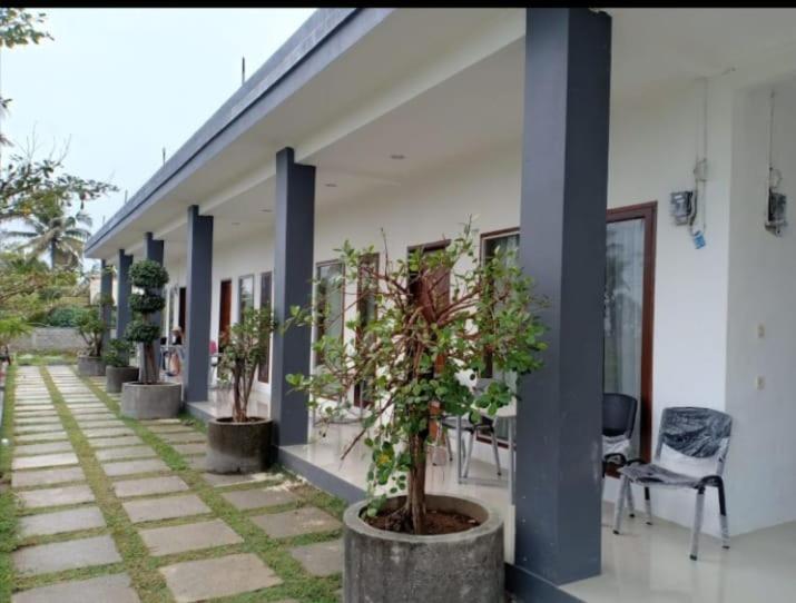 ホテル Kirai House Pantai Madasari Beach Front View