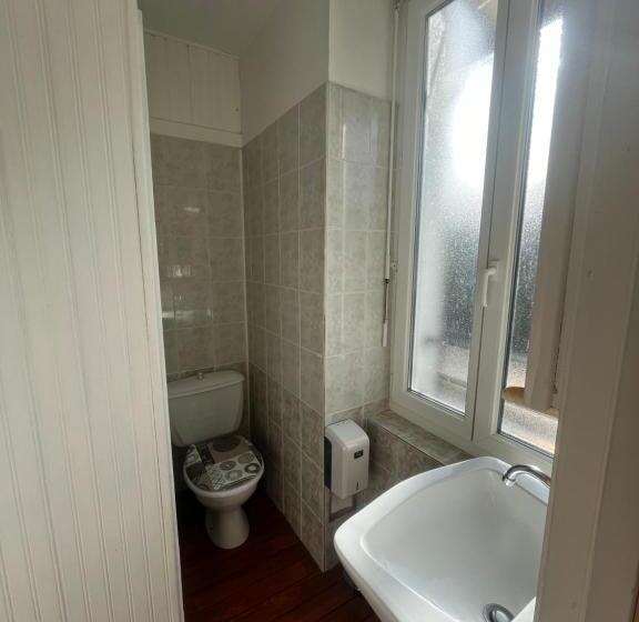 فندق Le Petit Montmartre