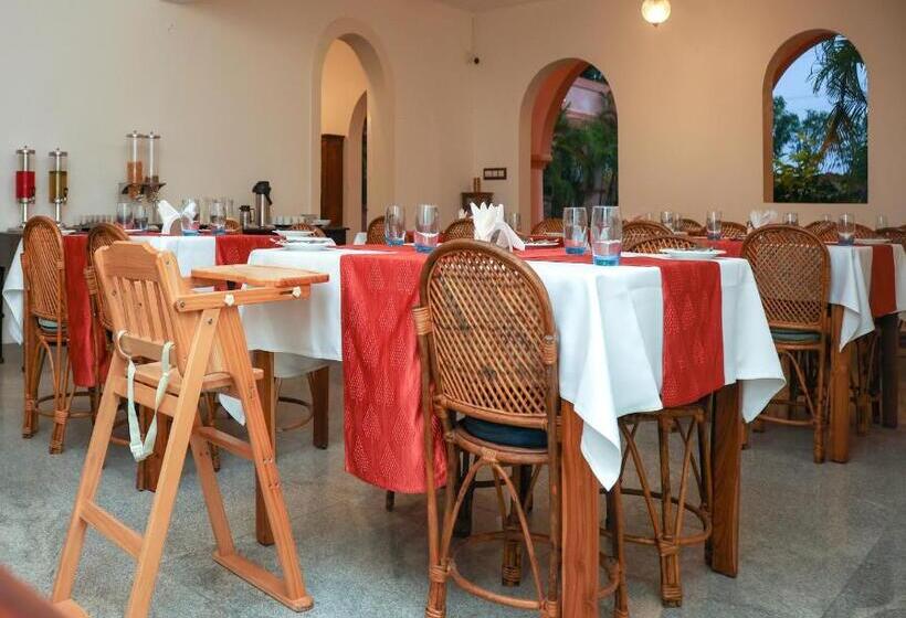 호텔 Mango Hill La Serene Puducherry