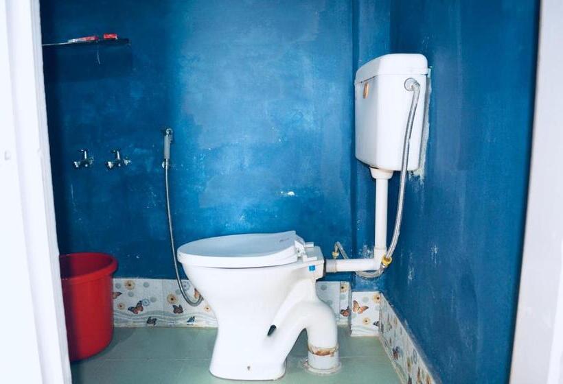 호텔 Merak Cafe & Stay